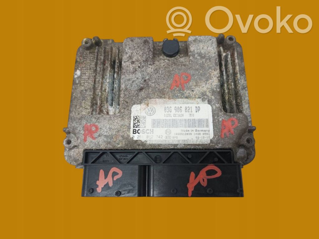 Volkswagen PASSAT B6 Engine control unit/module 
