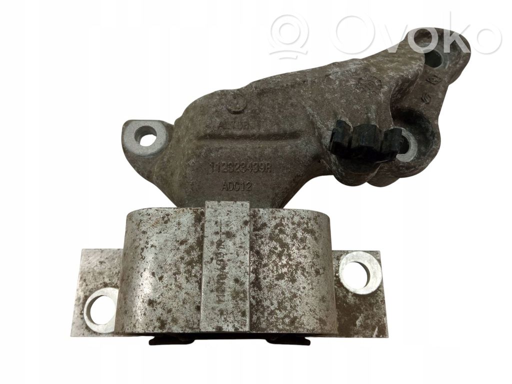 Dacia Duster II Engine mount vacuum valve 