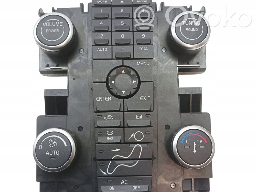 Volvo C30 Central console control unit 