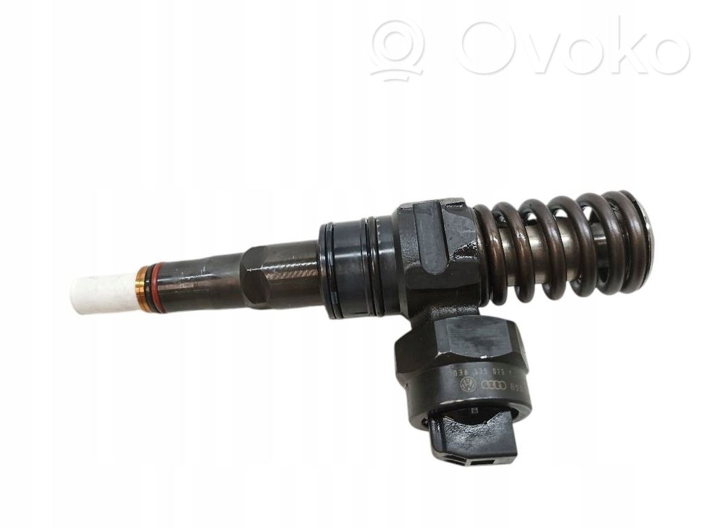 Volkswagen Golf IV Inyector de combustible 