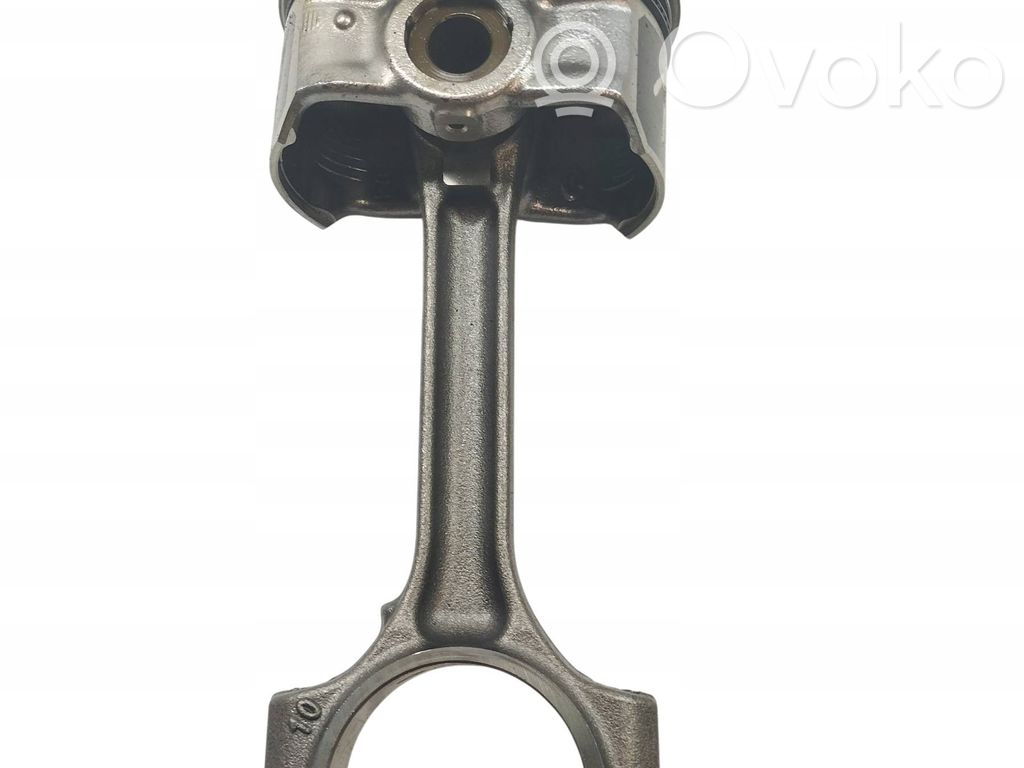 Dacia Duster II Piston with connecting rod 