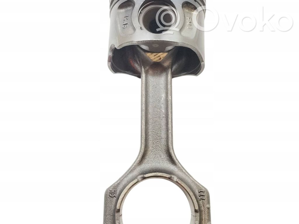 Opel Zafira C Piston avec bielle