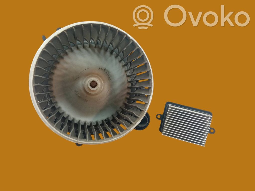 Renault Clio IV Mazā radiatora ventilators 