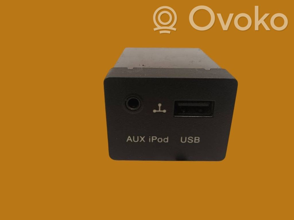 KIA Pro Cee'd I AUX in-socket connector 