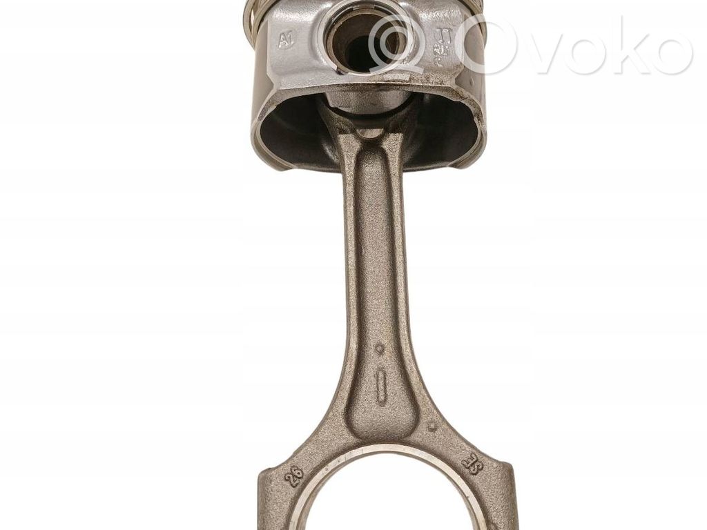 Volvo V40 Piston with connecting rod 