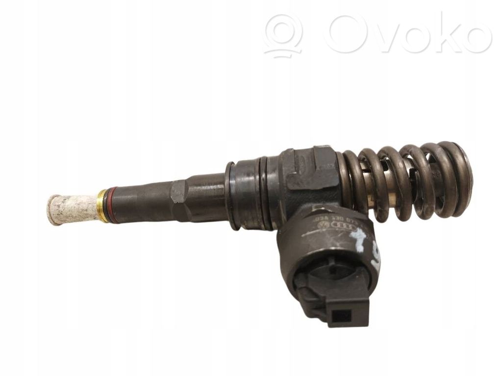 Skoda Octavia Mk2 (1Z) Wtryskiwacz paliwa 