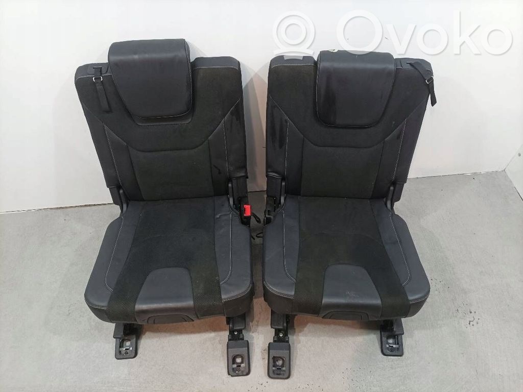 Seat set