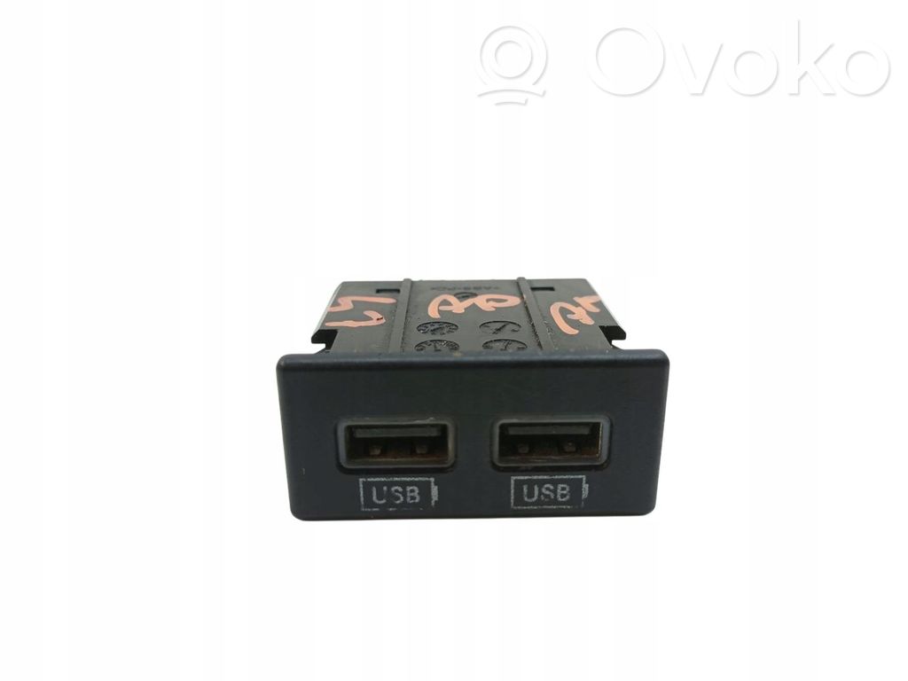 Dodge Charger USB socket connector 