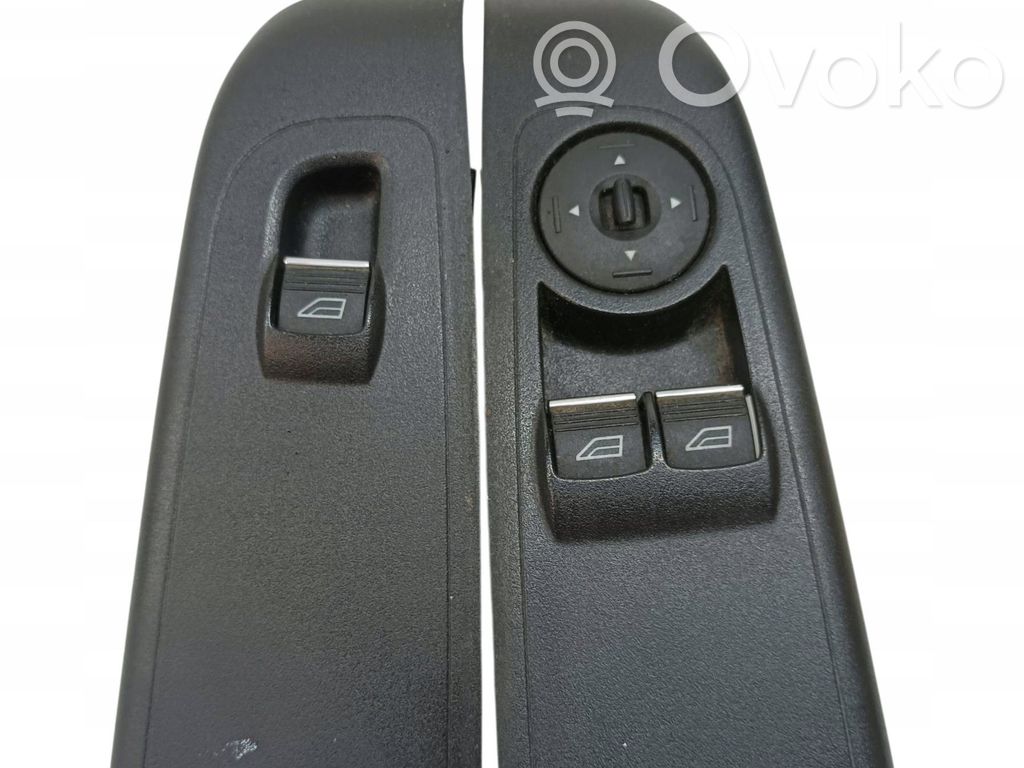Ford Turneo Courier Quarter vent window switch 