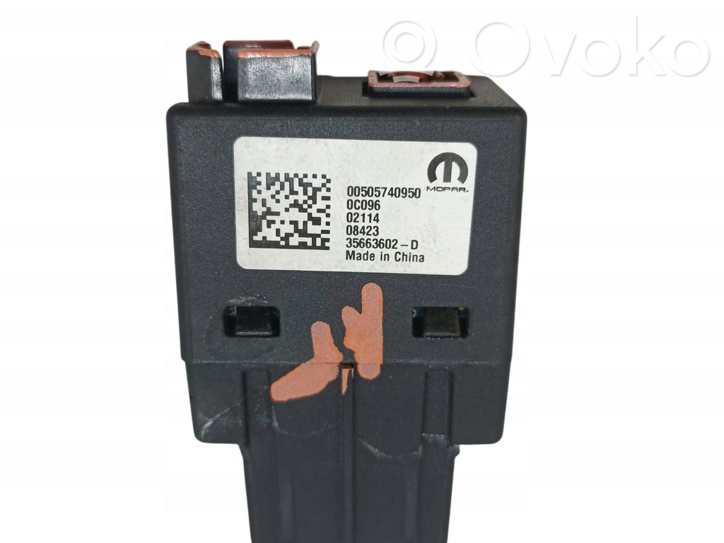 Alfa Romeo Tonale Enchufe conector USB 