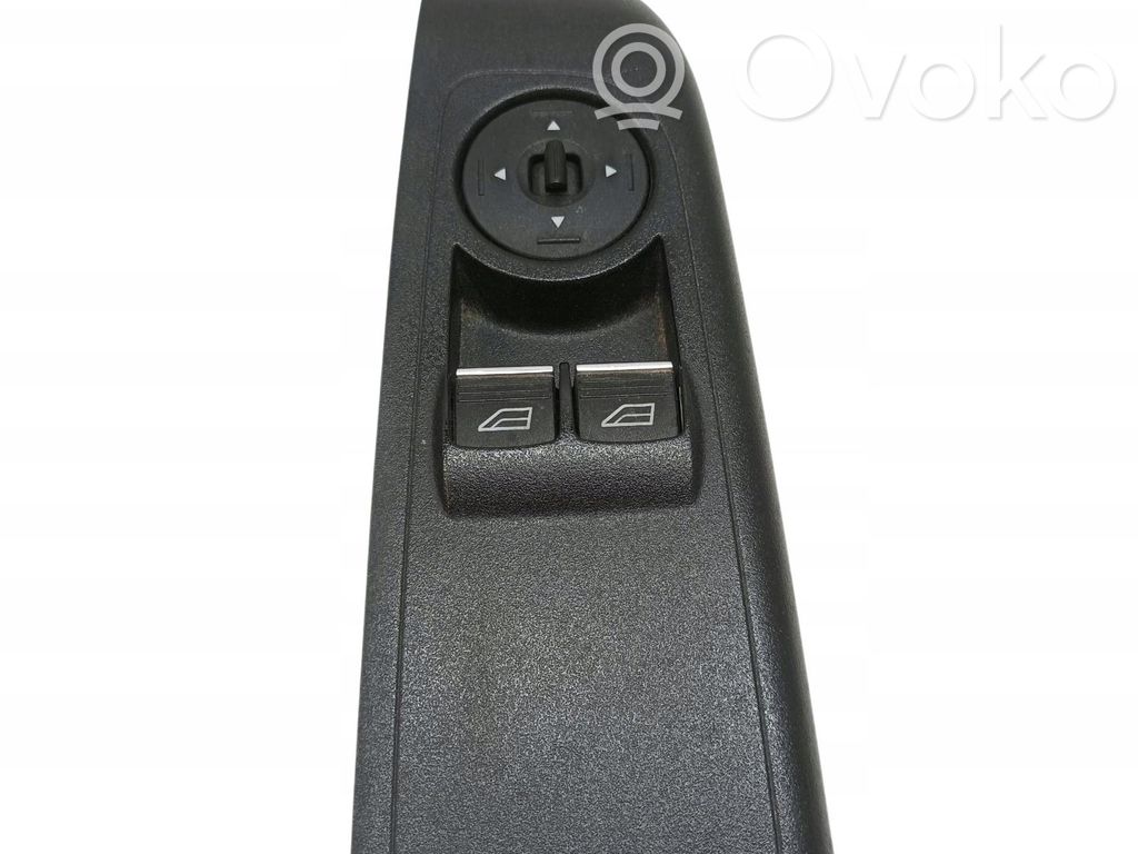 Ford Turneo Courier Interruptor de la ventanilla de ventilación 
