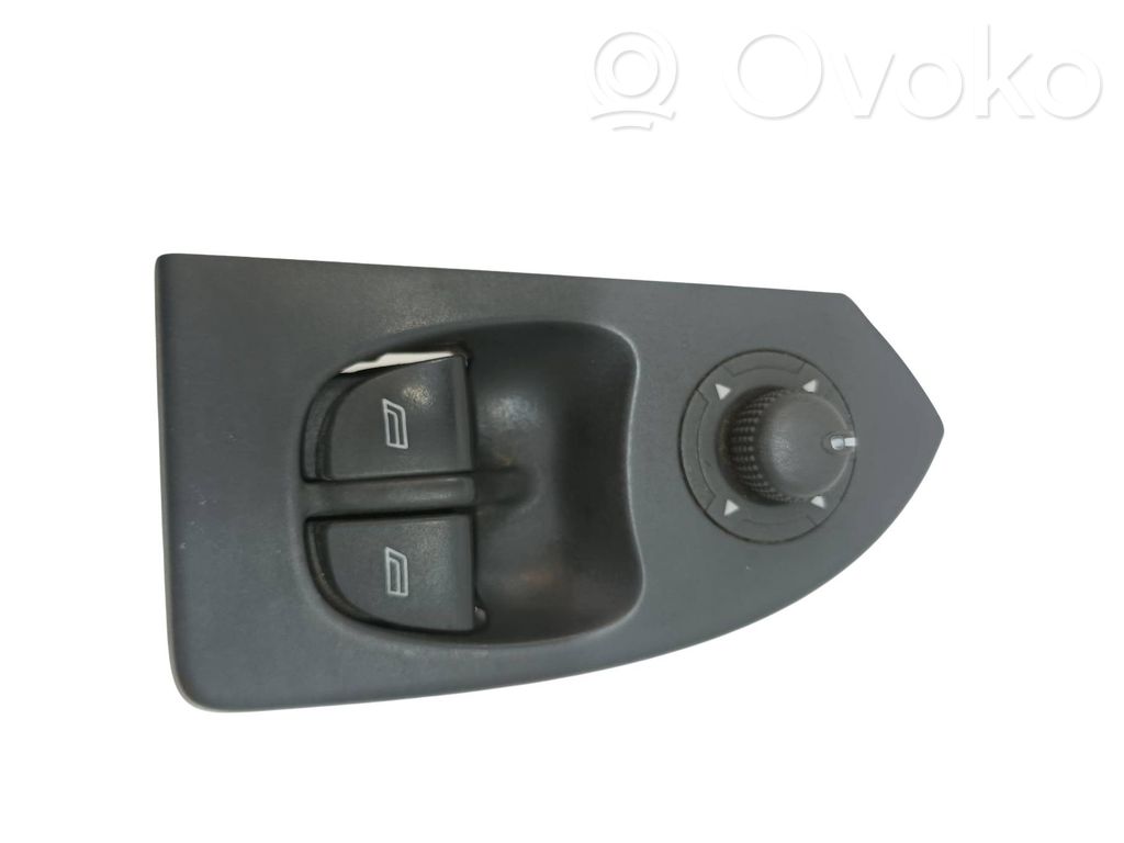 Interruptor de la ventanilla de ventilación   B569