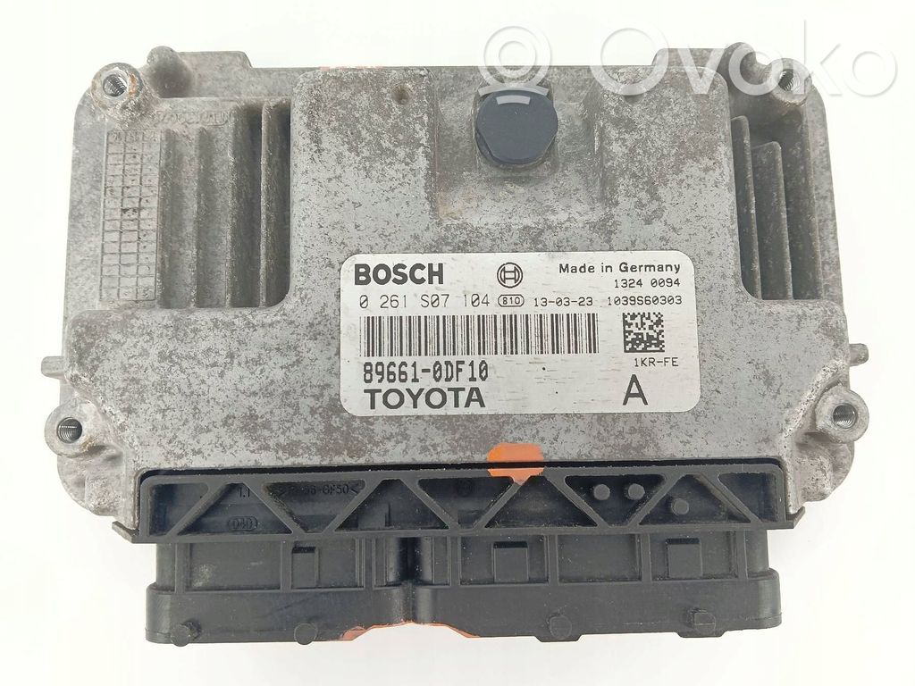 Toyota Yaris Engine control unit/module 