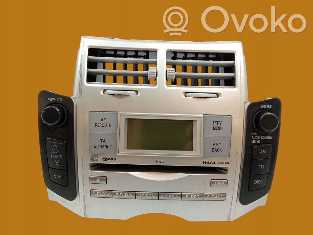 Toyota Yaris Panel / Radioodtwarzacz CD/DVD/GPS 