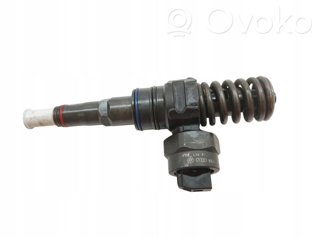 Volkswagen Golf IV Wtryskiwacz paliwa 