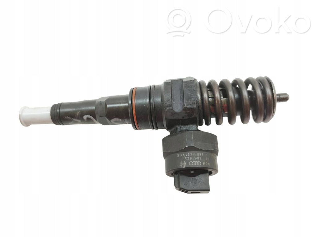 Volkswagen PASSAT B5 Wtryskiwacz paliwa 