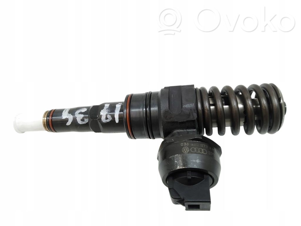 Audi A4 S4 B6 8E 8H Fuel injector 