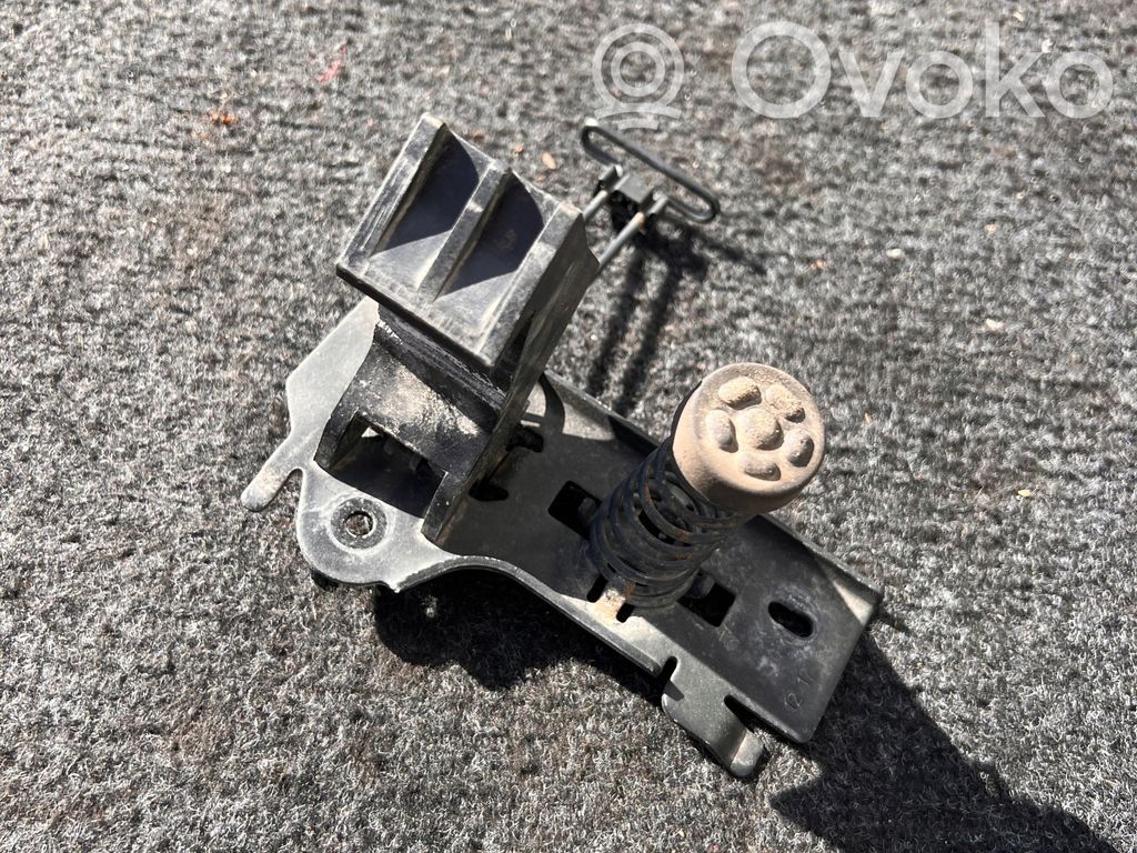 Engine bonnet/hood lock/catch   0001323,060027191