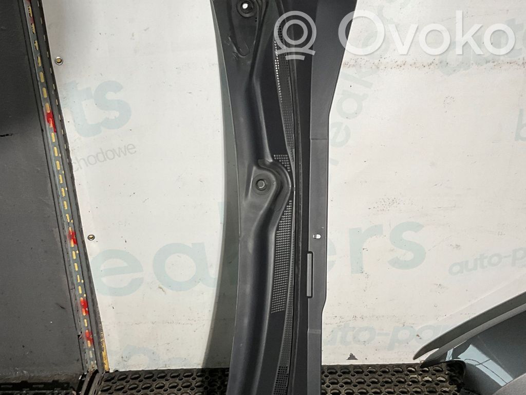 Jeep Compass Wiper trim 