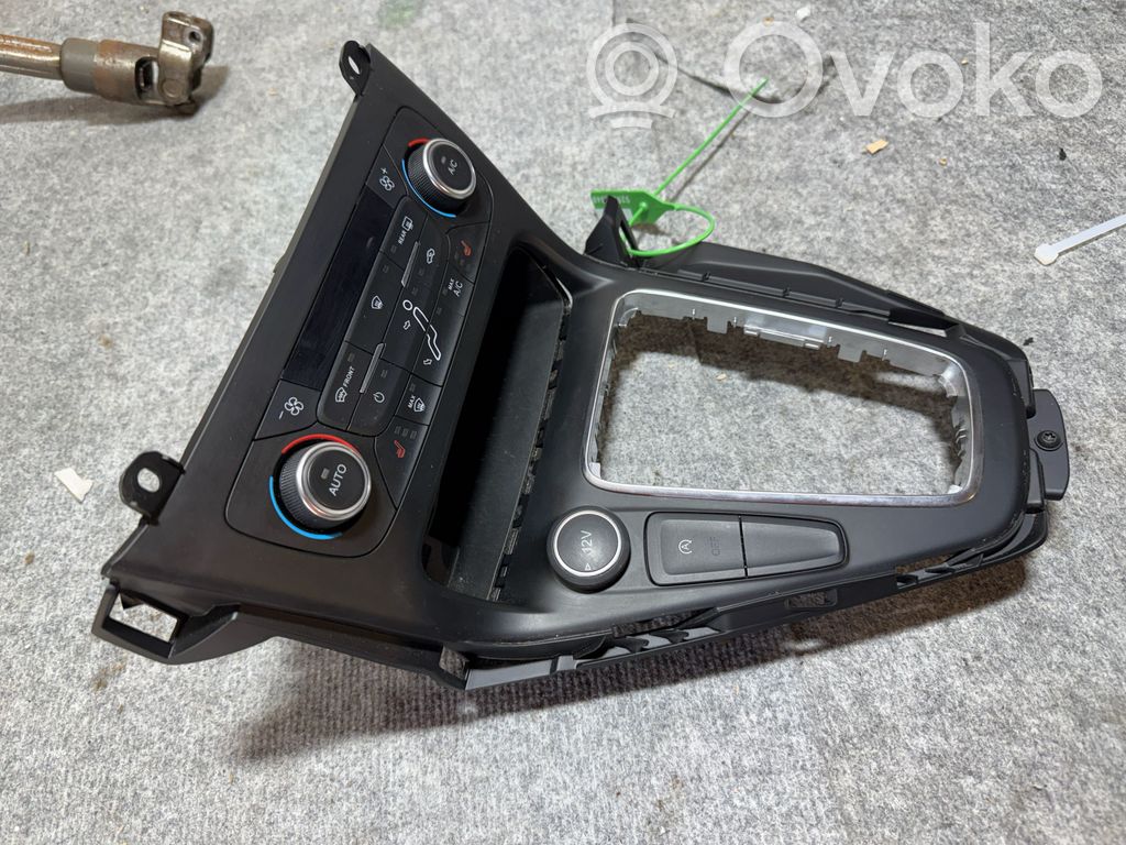 Interruptor de control del ventilador interior   F1ET18C612DG