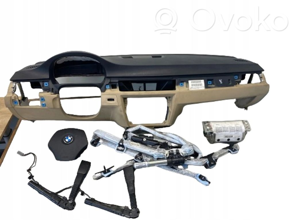 Airbag set with panel