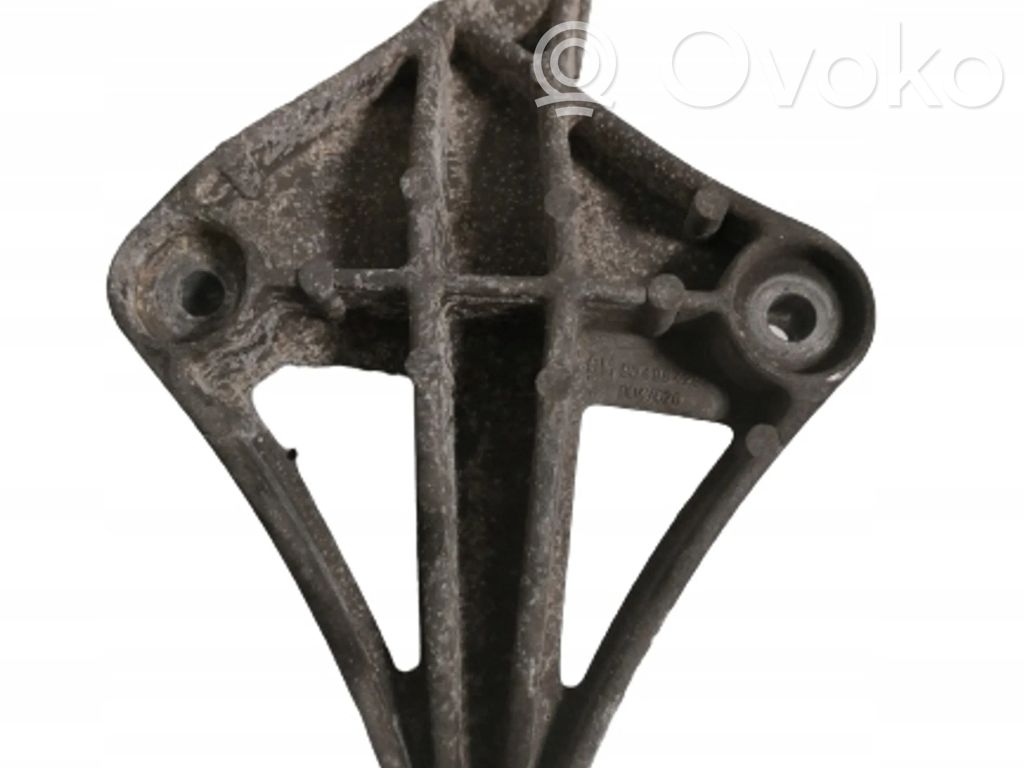 Opel Vectra B Engine mounting bracket 