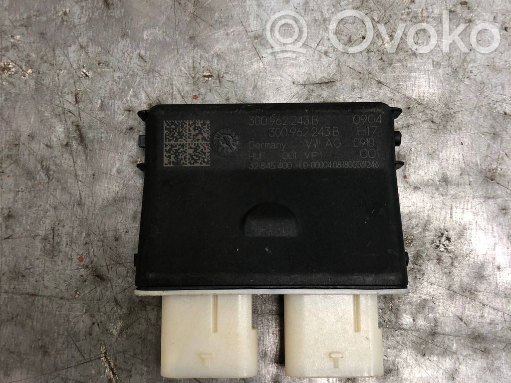 Volkswagen Touareg III Tailgate/trunk control unit/module 