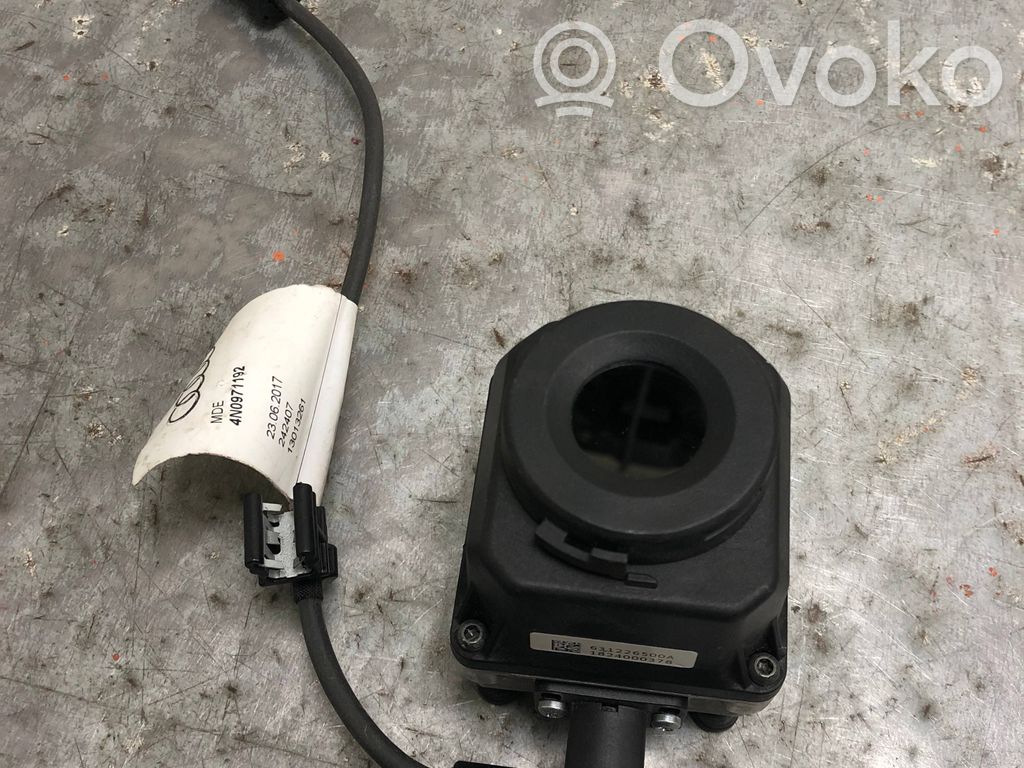Audi Q7 4M Windshield/windscreen camera 