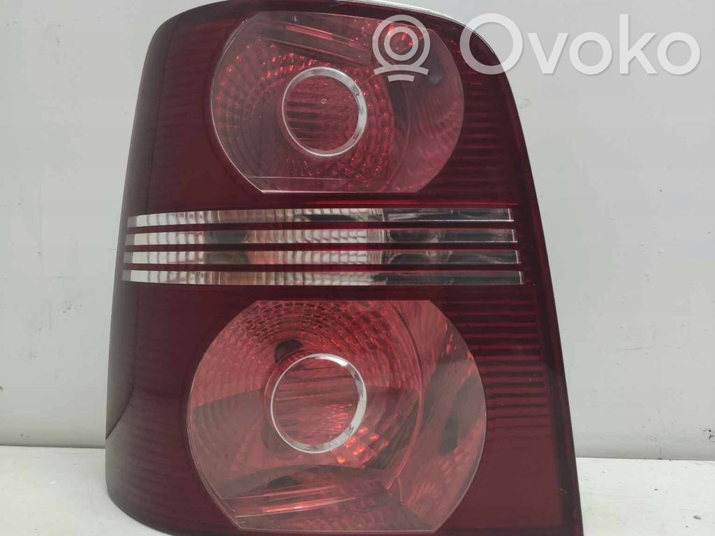 Volkswagen Touran I Aizmugurējais lukturis virsbūvē 