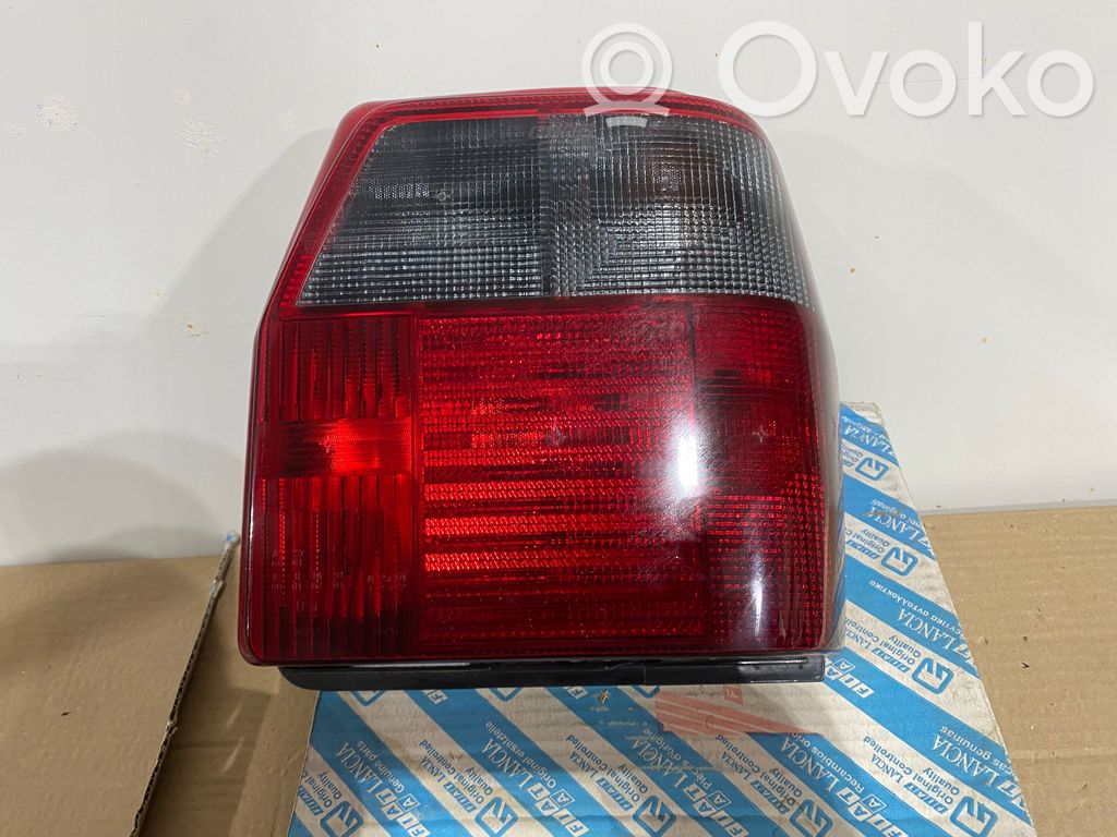 Fiat Uno Aizmugurējais lukturis virsbūvē 