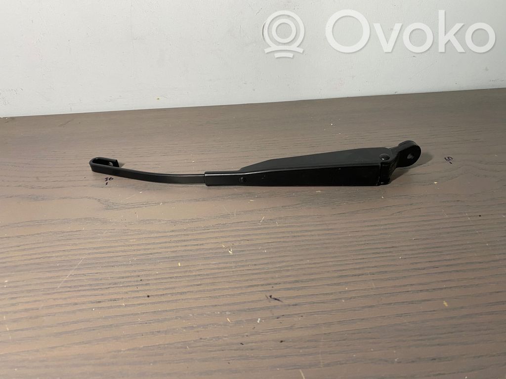 Opel Vectra B Ramię wycieraczki szyby tylnej 