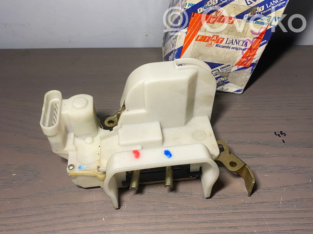 Fiat Punto (176) Etuoven lukko 