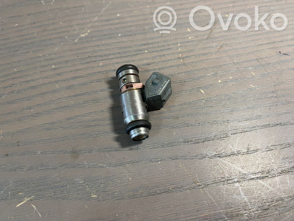 Renault Clio III Inyector de combustible 