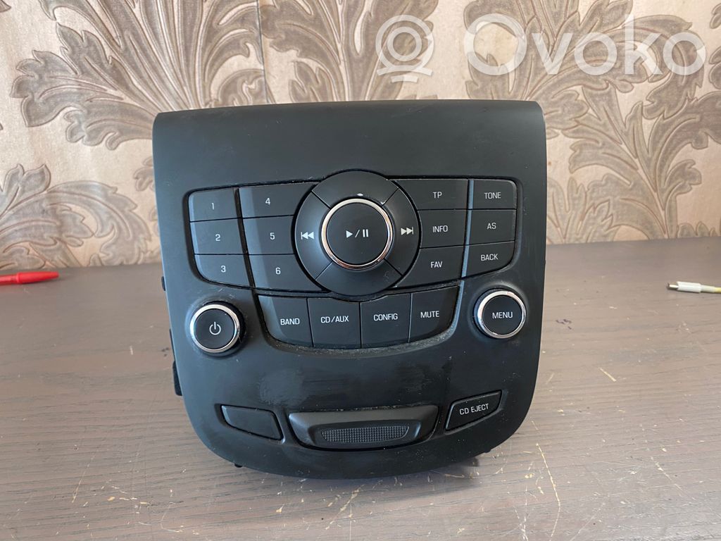 Chevrolet Orlando Radio/CD/DVD/GPS head unit 