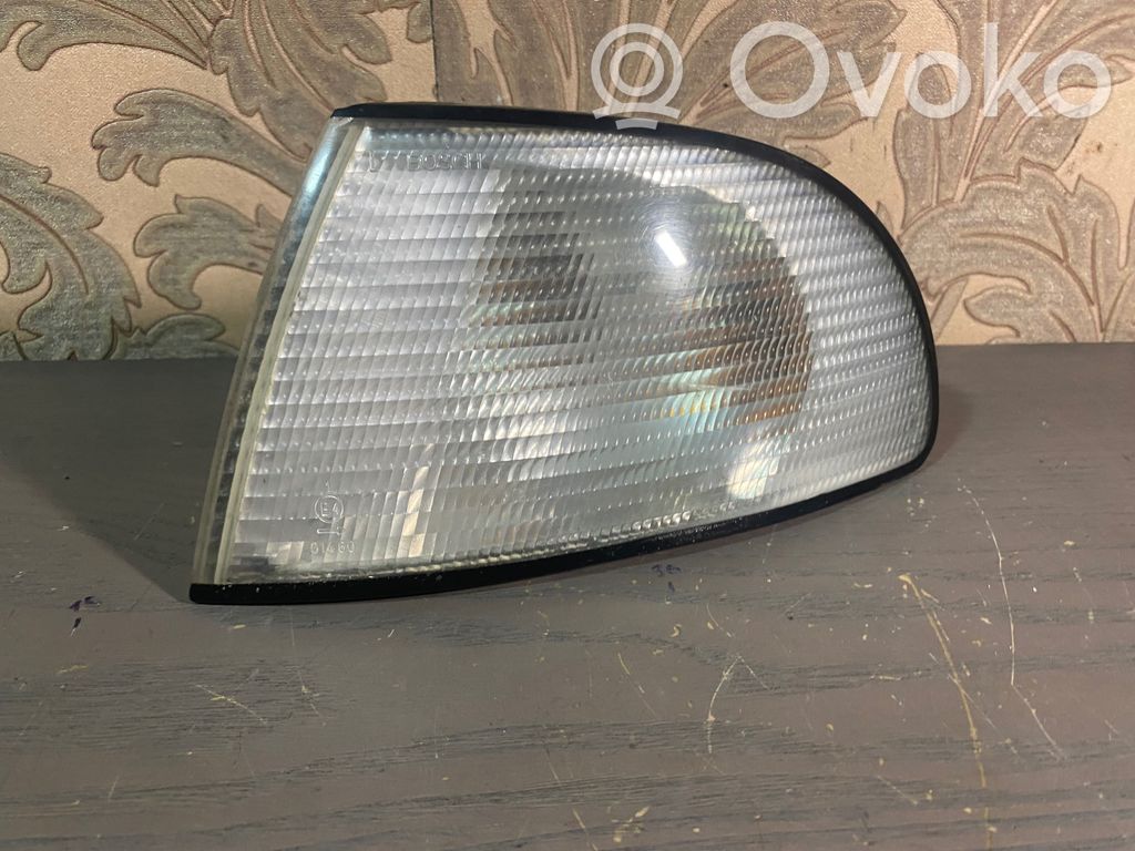 Audi A4 S4 B5 8D Front indicator light 