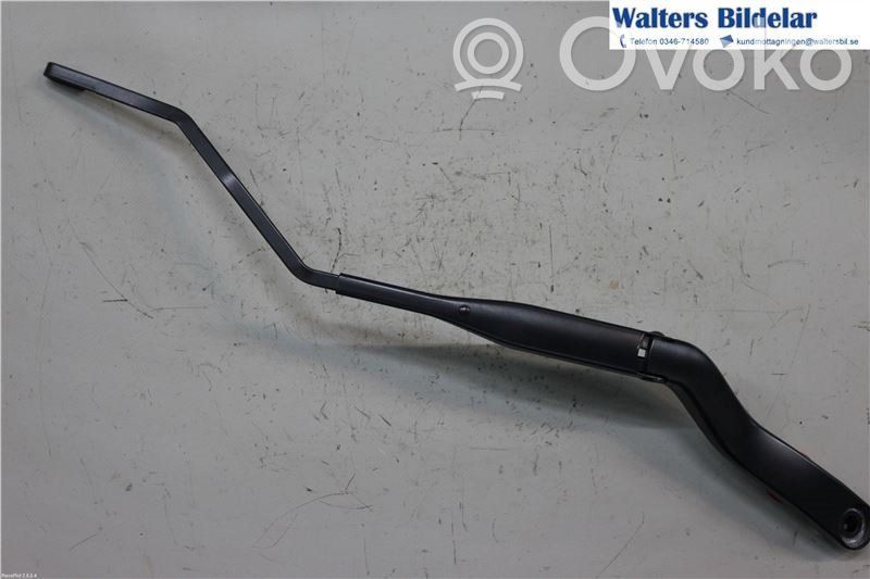 Dodge RAM Front wiper blade arm 