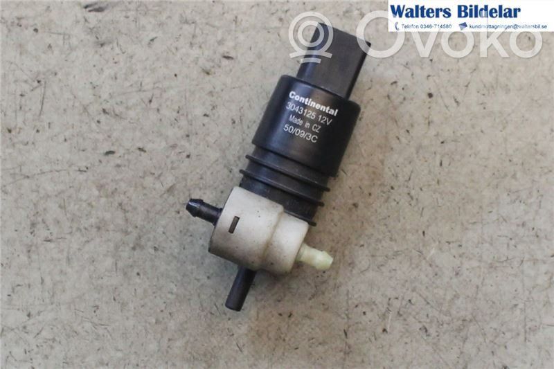 Mitsubishi Outlander Windscreen/windshield washer pump 