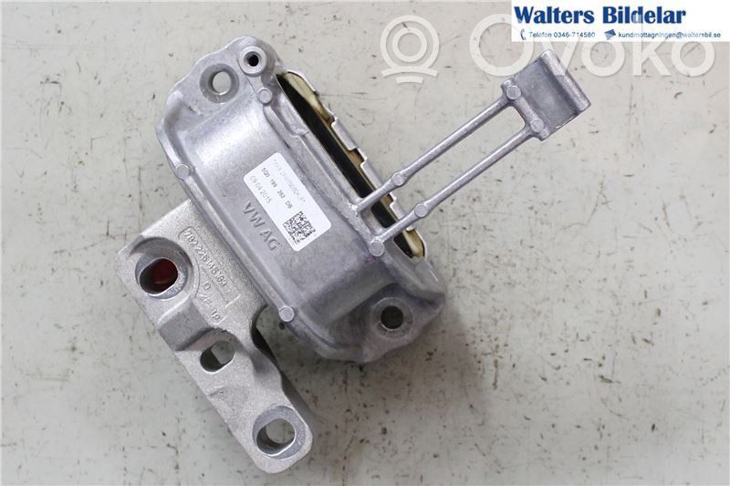 Volkswagen Golf VII Engine mount bracket 
