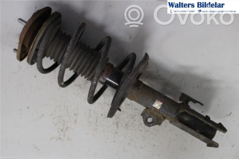 Toyota Auris 150 Ammortizzatore anteriore con molla elicoidale 
