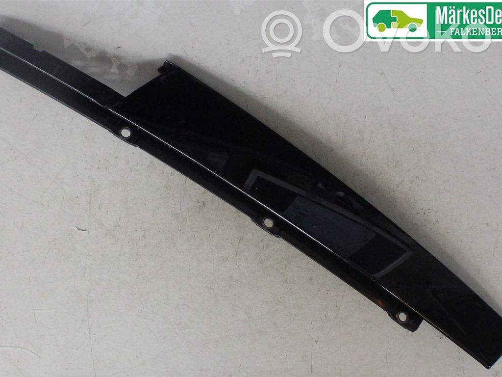 Audi A4 S4 B9 8W Listwa drzwi przednich 