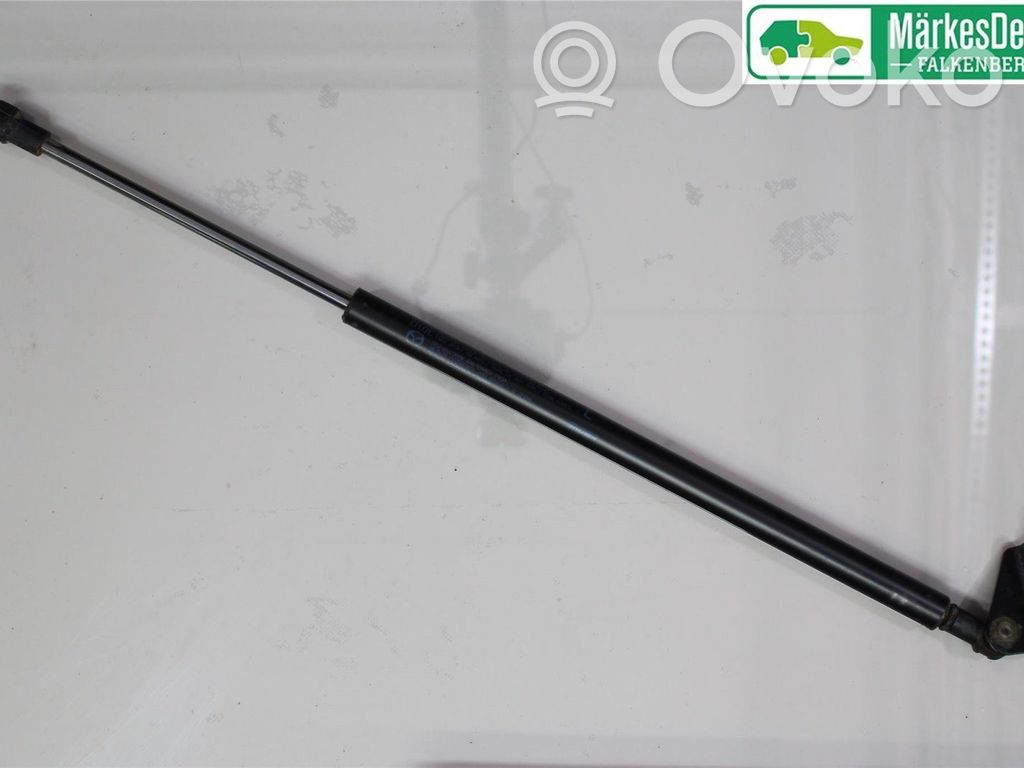 Mazda CX-3 Tailgate strut 