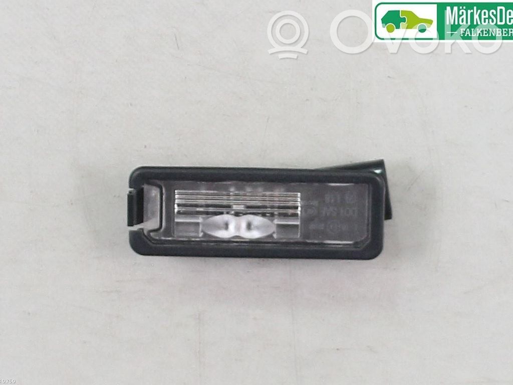 Volkswagen Golf VIII Lampa oświetlenia tylnej tablicy rejestracyjnej 