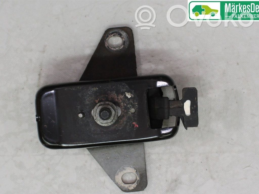 Volkswagen Amarok Engine mounting bracket 