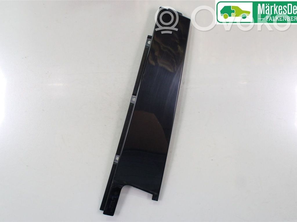 Mercedes-Benz A W176 Listwa drzwi tylnych 