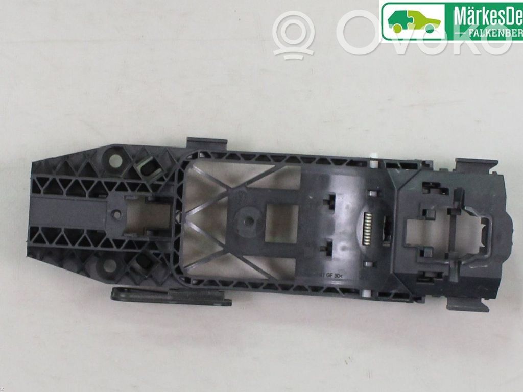 Manecilla externa puerta delantera   8V0839885