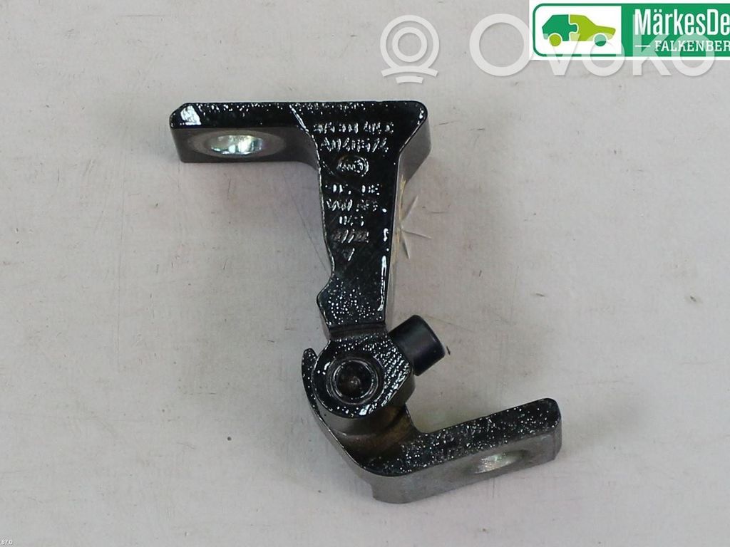 Etuoven alasarana   8V5833404C,8V5833404C,8V5833404C