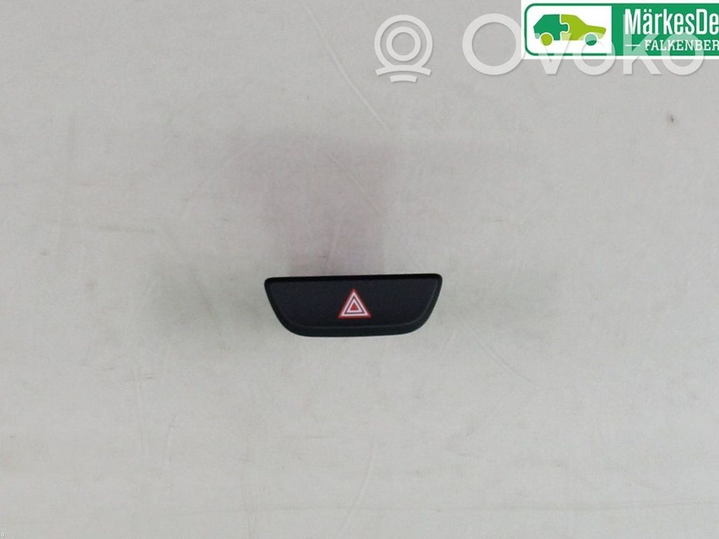 Toyota Yaris Cross Interruttore luci di emergenza 