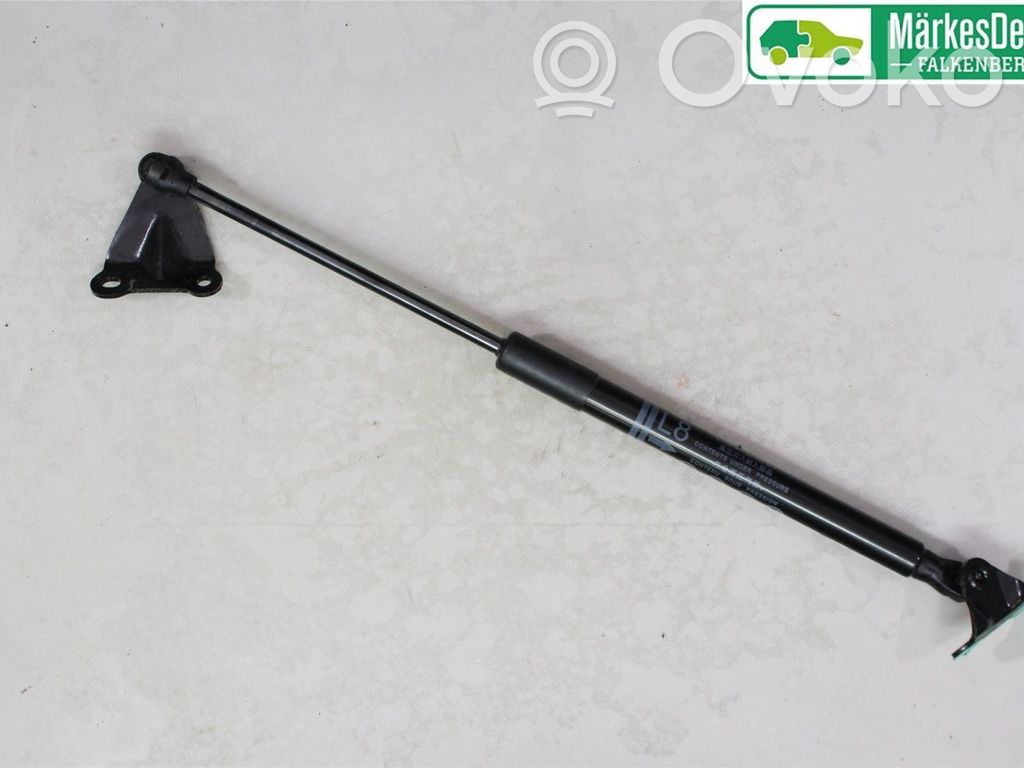 Toyota Yaris XP210 Puntone del portellone posteriore