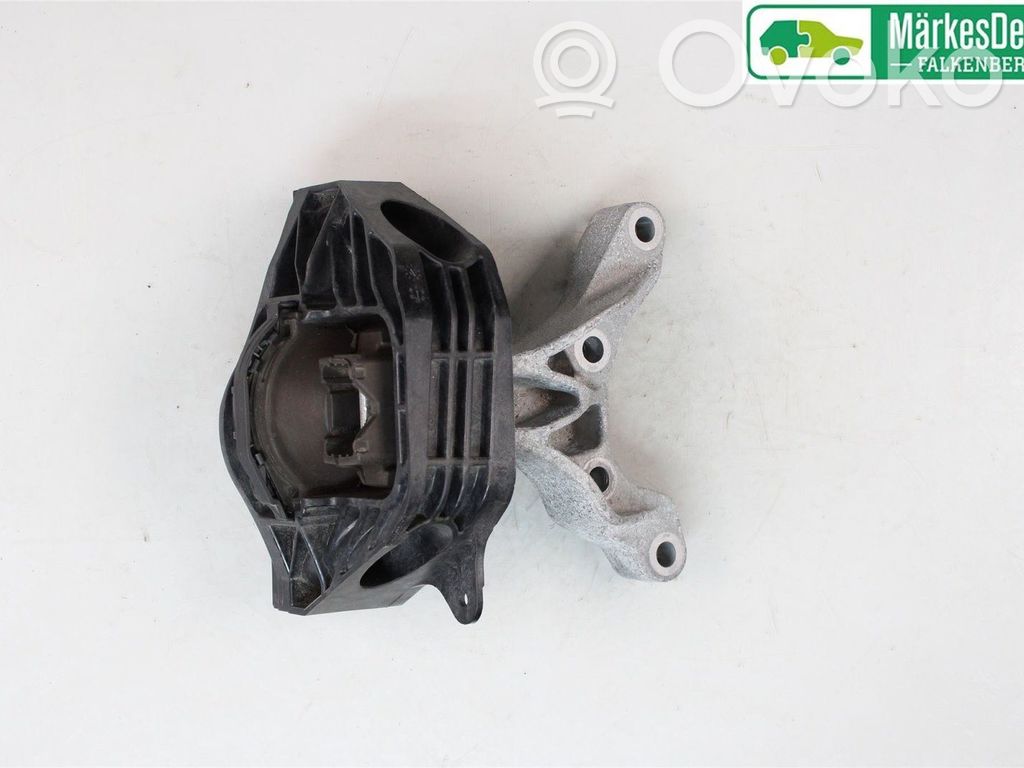 Peugeot 2008 II Engine mounting bracket 