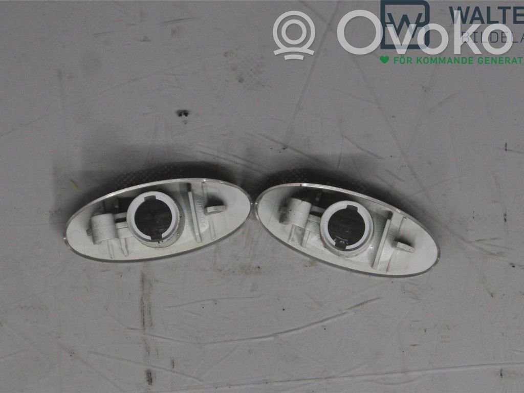 Luce targa   265103BB0A
